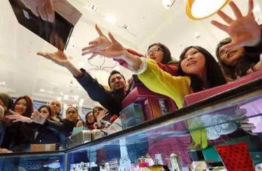 正在播放蜜臀tv中国人依然爱赴日旅游 消费已由爆买转向网购